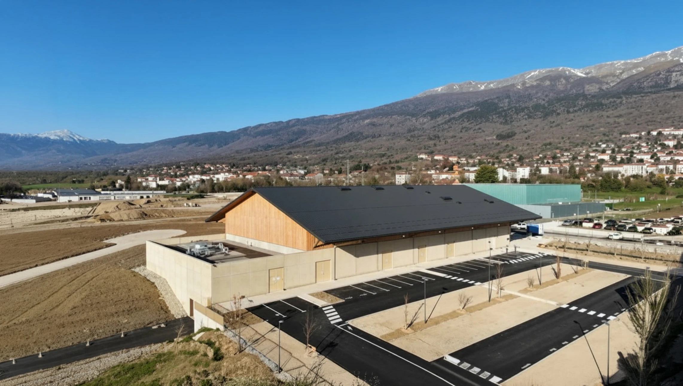 Surface en bois à moitié peinte