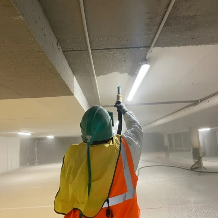 Arrière-plan abstrait avec texture grunge sombre et surface rugueuse